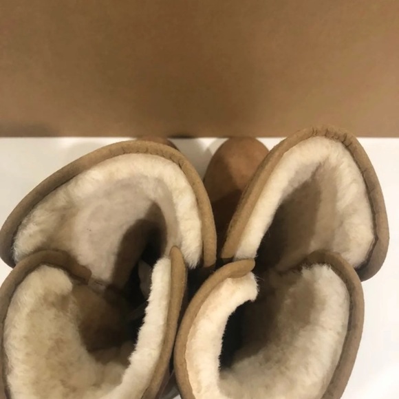 Uggs Aime Classic Slim Boots - Picture 4 of 8